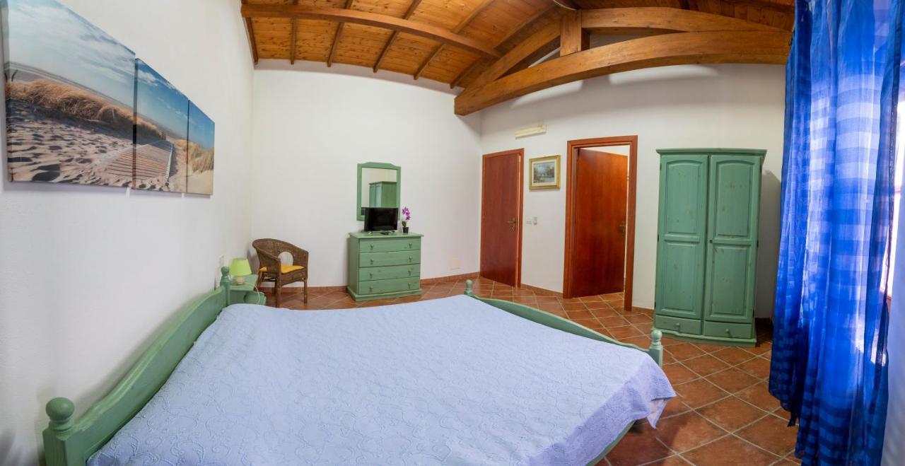 Is Cuccus Panzió Masainas Kültér fotó